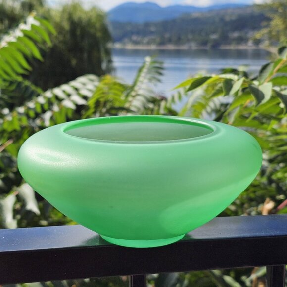 Uranium Tiffin Satin Green Glass Vase Bowl Geiger Confirmed, Amazing Piece! - Picture 2 of 16
